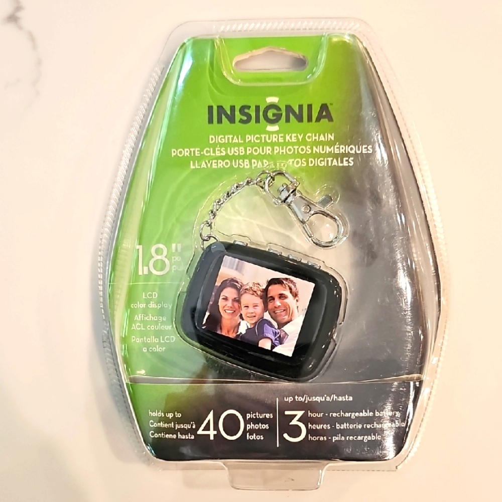 Insignia Digital Picture Key Chain 2009 40 Photos NIP